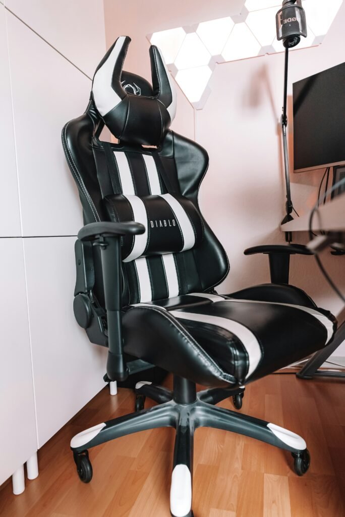 Ergonomic gaming chair with adjustable armrests,lumbar and neck support