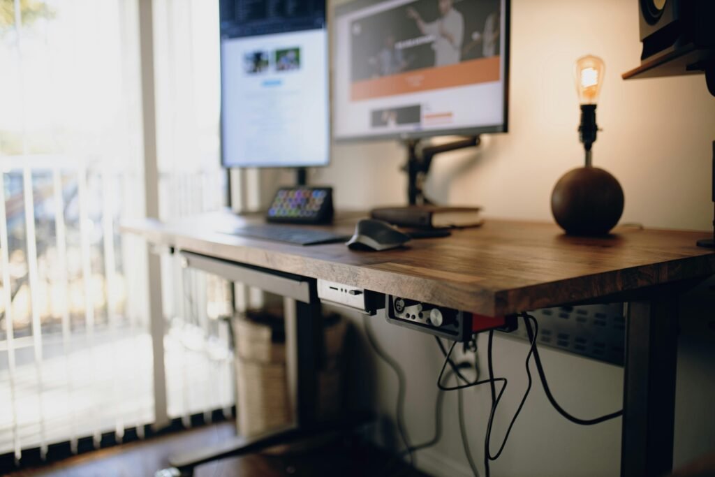 Electric vs Manual Standing Desk: Which One Should You Choose for Your Home Office in 2025?